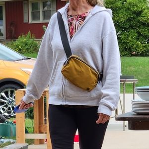 Lululemon Everywhere Belt Bag